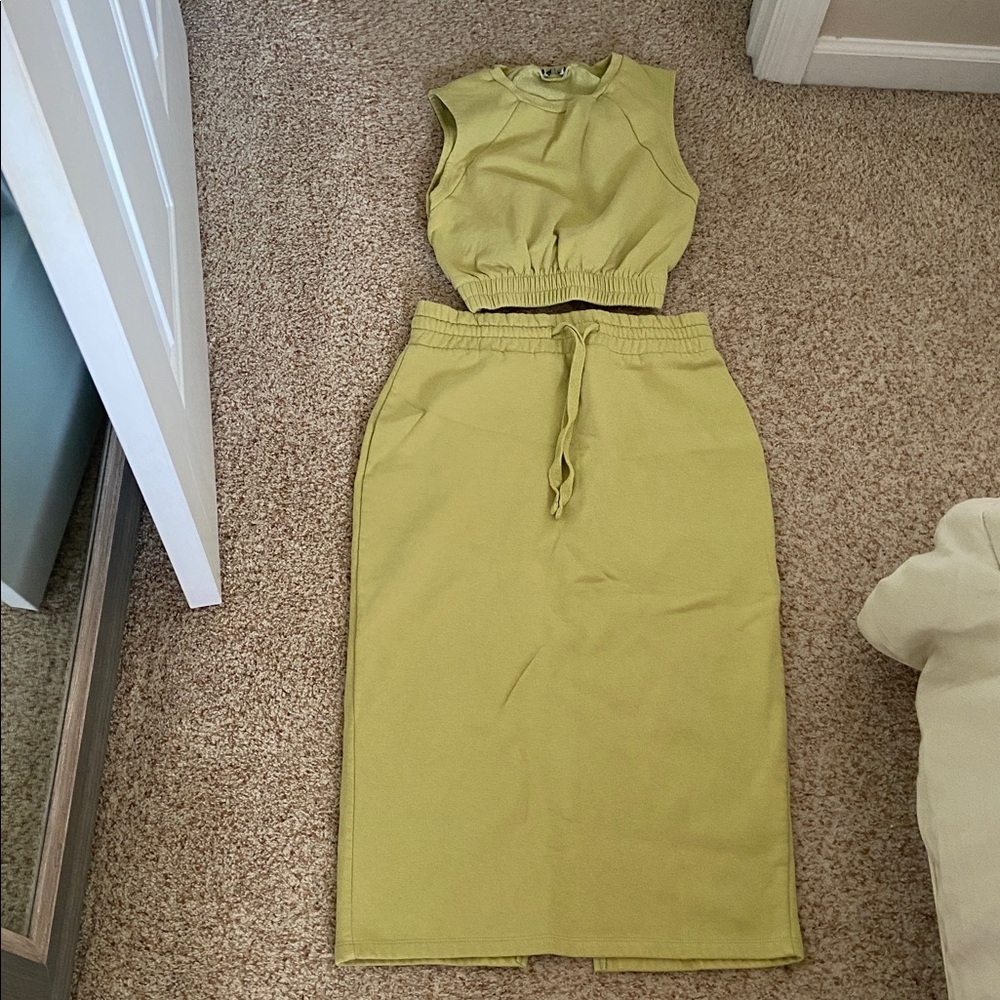 Zara Lime Green Sleeveless Crop Top and Drawstring Midi Skirt Set - Picture 1 of 6